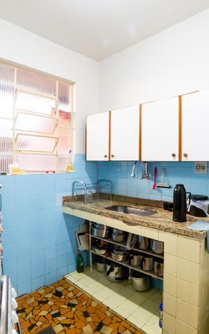 Casa à venda com 732m², 5 quartos e 6 vagas Casa à venda com 732m², 5 quartos e 6 vagasCozinha