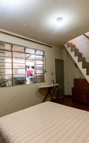 Casa à venda com 732m², 5 quartos e 6 vagas Casa à venda com 732m², 5 quartos e 6 vagasQuarto 4