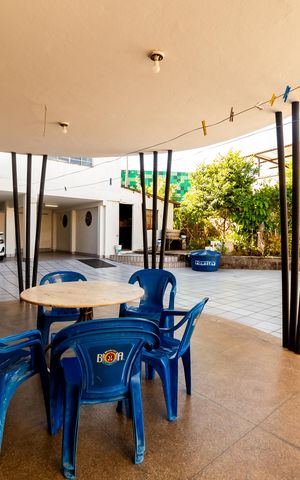 Casa à venda com 732m², 5 quartos e 6 vagas Casa à venda com 732m², 5 quartos e 6 vagasÁrea externa