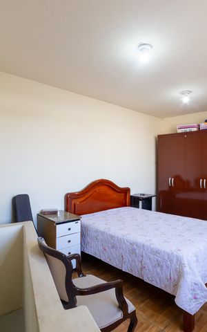 Casa à venda com 732m², 5 quartos e 6 vagas Casa à venda com 732m², 5 quartos e 6 vagasQuarto 5