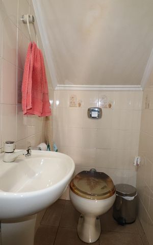 Casa à venda com 140m², 3 quartos e 2 vagasLavabo