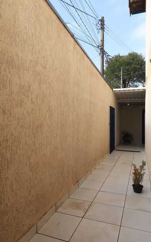 Casa à venda com 140m², 3 quartos e 2 vagasCorredor Lateral