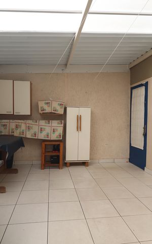 Casa à venda com 140m², 3 quartos e 2 vagasÁrea de Serviço