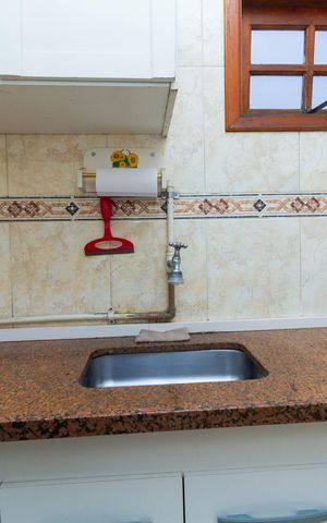 Casa à venda com 285m², 5 quartos e 3 vagas Casa à venda com 285m², 5 quartos e 3 vagasCasa 3 Cozinha