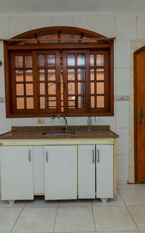 Casa à venda com 285m², 5 quartos e 3 vagas Casa à venda com 285m², 5 quartos e 3 vagasCasa 2 Cozinha