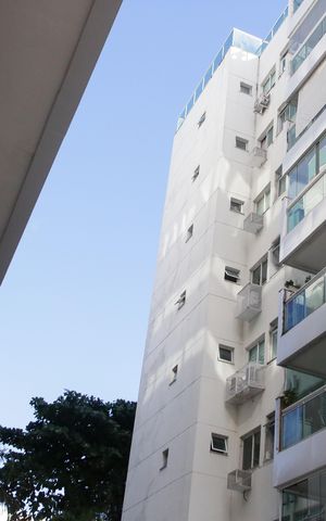 Apartamento à venda com 78m², 2 quartos e 1 vaga Apartamento à venda com 78m², 2 quartos e 1 vagaFachada do bloco