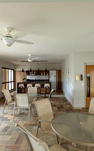 Apartamento à venda com 330m², 5 quartos e 4 vagas Apartamento à venda com 330m², 5 quartos e 4 vagasÁrea comum