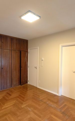 Apartamento à venda com 330m², 5 quartos e 4 vagas Apartamento à venda com 330m², 5 quartos e 4 vagasSuite 2