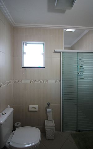 Casa à venda com 298m², 4 quartos e 5 vagasBanheiro Social