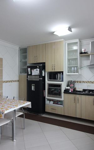 Casa à venda com 298m², 4 quartos e 5 vagasCozinha