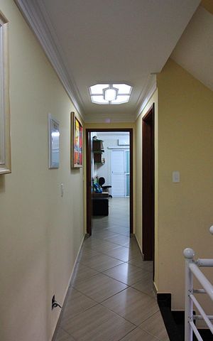 Casa à venda com 298m², 4 quartos e 5 vagasCorredor