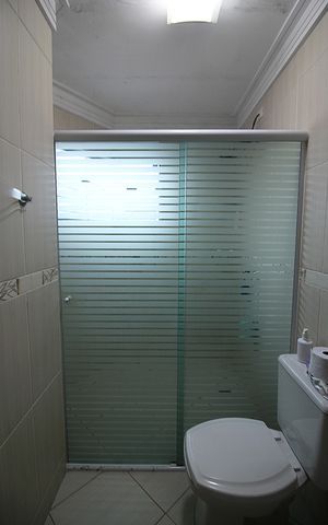 Casa à venda com 298m², 4 quartos e 5 vagasSuíte 02 Banheiro