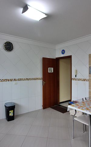 Casa à venda com 298m², 4 quartos e 5 vagasCozinha