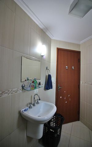 Casa à venda com 298m², 4 quartos e 5 vagasBanheiro Social