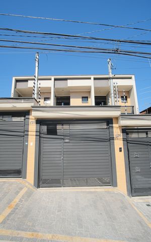 Casa à venda com 130m², 3 quartos e 2 vagasFachada