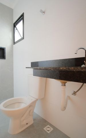 Casa à venda com 130m², 3 quartos e 2 vagasBanheiro da Suíte 2
