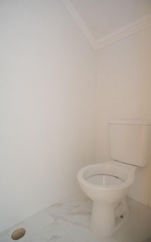 Casa à venda com 130m², 3 quartos e 2 vagasLavabo