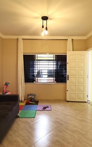 Casa à venda com 160m², 3 quartos e 2 vagasSala