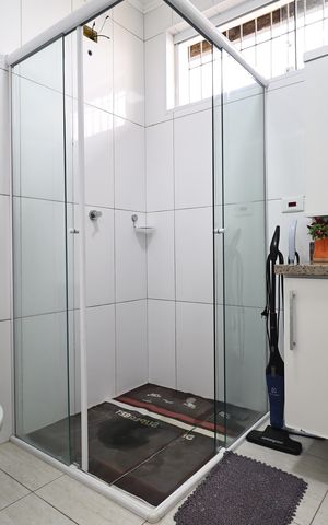 Casa à venda com 160m², 3 quartos e 2 vagasBanheiro