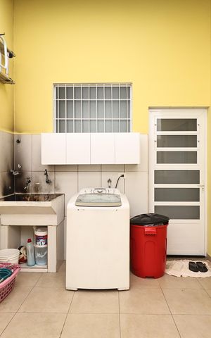 Casa à venda com 160m², 3 quartos e 2 vagasLavanderia