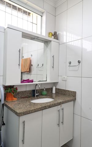 Casa à venda com 160m², 3 quartos e 2 vagasBanheiro