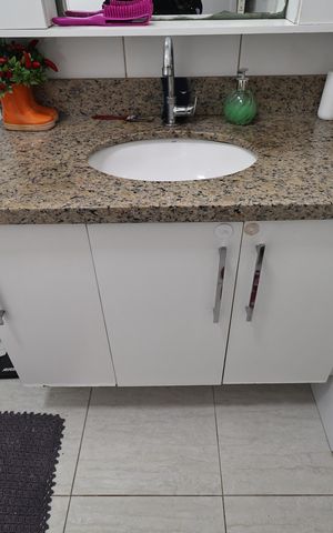 Casa à venda com 160m², 3 quartos e 2 vagasBanheiro