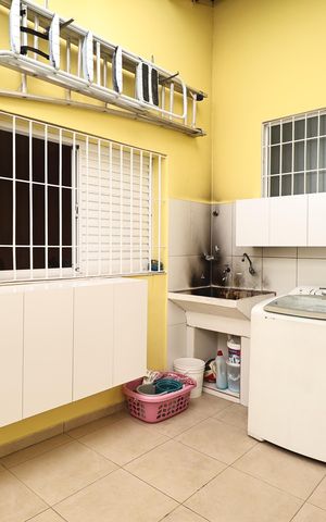 Casa à venda com 160m², 3 quartos e 2 vagasLavanderia
