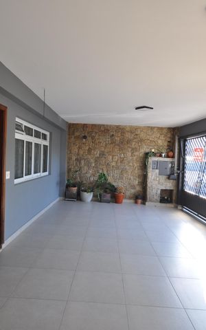 Casa à venda com 240m², 3 quartos e 2 vagasGaragem