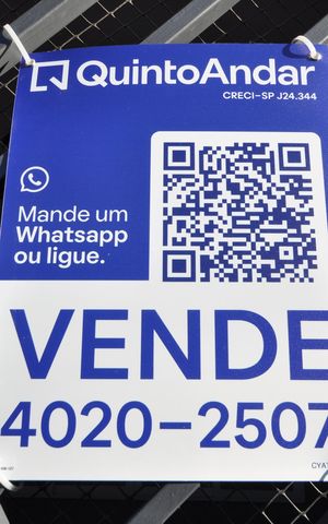 Casa à venda com 240m², 3 quartos e 2 vagasPlaca