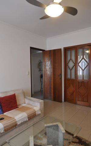 Casa à venda com 240m², 3 quartos e 2 vagasSala de TV