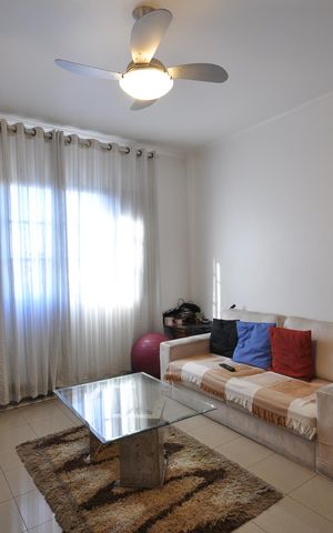 Casa à venda com 240m², 3 quartos e 2 vagasSala de TV