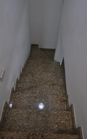 Casa à venda com 240m², 3 quartos e 2 vagasEscada