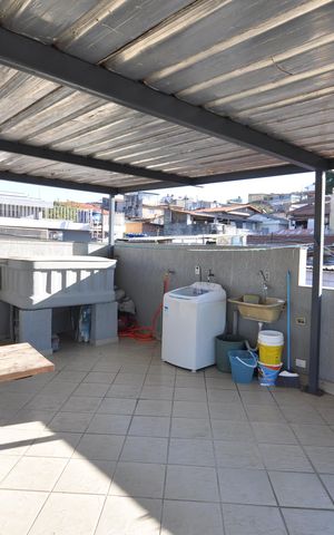 Casa à venda com 240m², 3 quartos e 2 vagasÁrea de Serviço