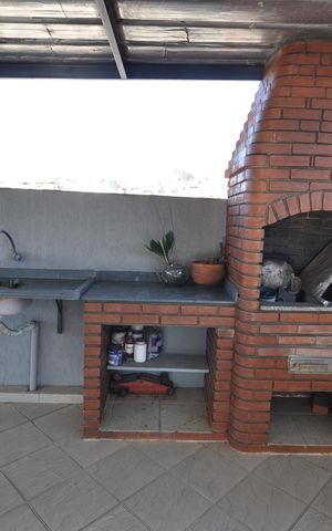 Casa à venda com 240m², 3 quartos e 2 vagasChurrasqueira