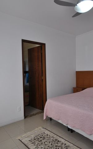 Casa à venda com 240m², 3 quartos e 2 vagasSuíte
