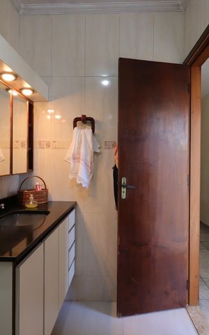Casa à venda com 187m², 3 quartos e 4 vagasBanheiro da Suíte
