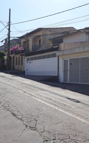 Casa à venda com 187m², 3 quartos e 4 vagasFachada