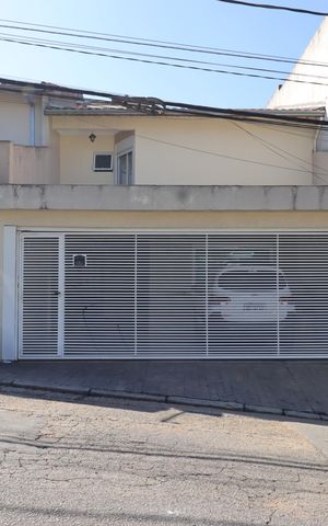 Casa à venda com 187m², 3 quartos e 4 vagasFachada