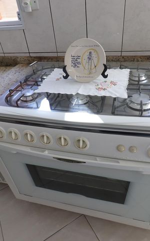 Casa à venda com 187m², 3 quartos e 4 vagasCozinha - Fogão embutido