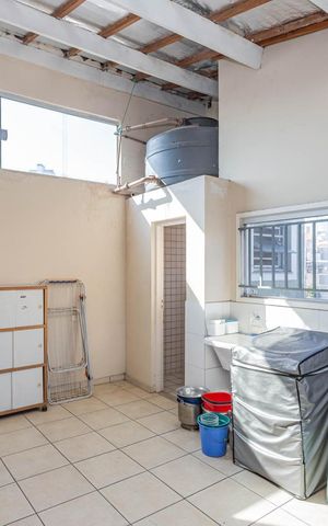 Casa à venda com 200m², 3 quartos e sem vagaÁrea de Serviço