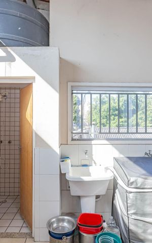 Casa à venda com 200m², 3 quartos e sem vagaÁrea de Serviço