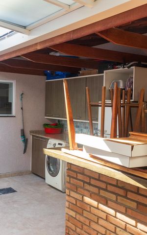 Casa à venda com 158m², 3 quartos e 4 vagas Casa à venda com 158m², 3 quartos e 4 vagasÁrea de Serviço