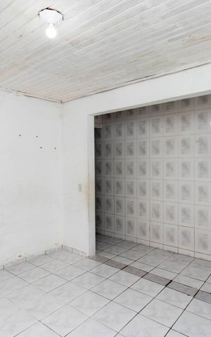 Casa à venda com 180m², 2 quartos e 2 vagas Casa à venda com 180m², 2 quartos e 2 vagasQuarto