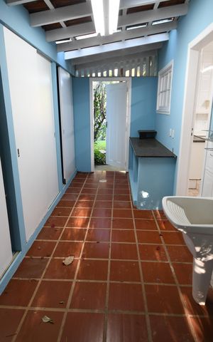 Casa de condomínio à venda com 300m², 3 quartos e 4 vagasÁrea de Serviço