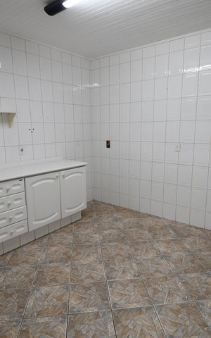 Casa de condomínio à venda com 300m², 3 quartos e 4 vagasCozinha