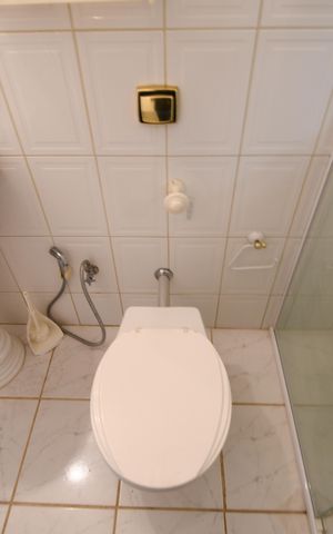 Casa de condomínio à venda com 300m², 3 quartos e 4 vagasBanheiro