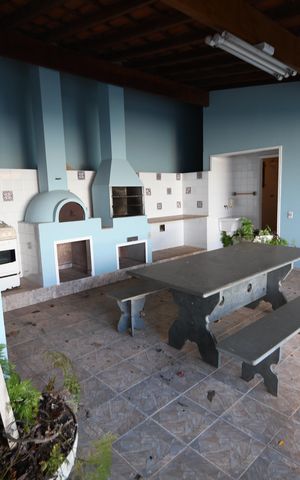 Casa de condomínio à venda com 300m², 3 quartos e 4 vagasVaranda gourmet