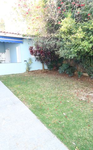 Casa de condomínio à venda com 300m², 3 quartos e 4 vagasQuintal / Jardim