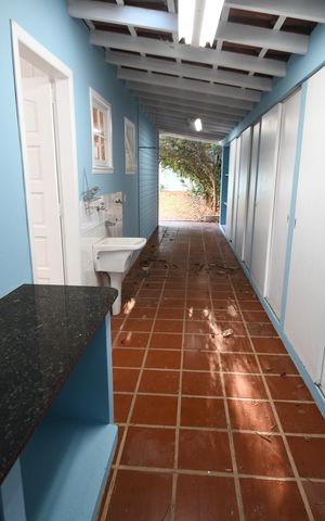 Casa de condomínio à venda com 300m², 3 quartos e 4 vagasÁrea de Serviço