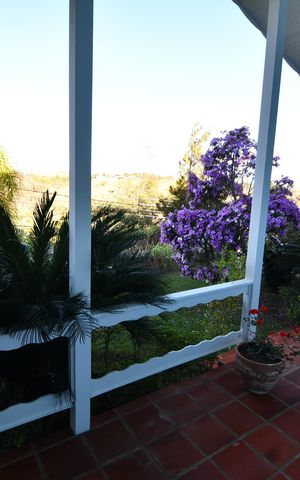 Casa de condomínio à venda com 300m², 3 quartos e 4 vagasSala - Vista